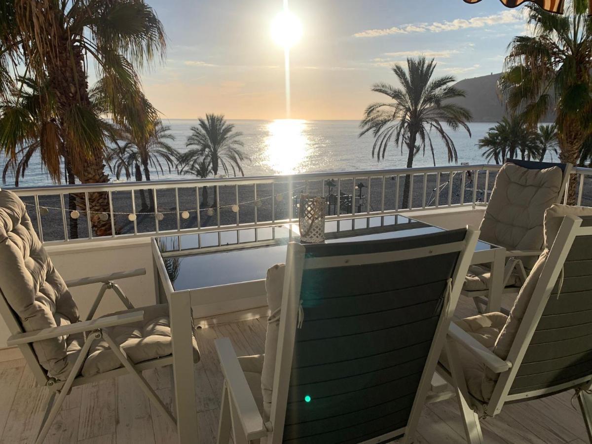 La Herradura Junto Al Mar Exterior foto